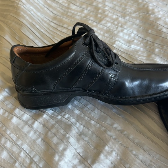 Clarks black dress shoes, men’s size 7 medium ortholite - Picture 3 of 8